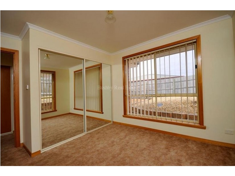 2/51 Parklands Parade, Newnham TAS 7248