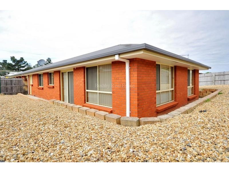 2/51 Parklands Parade, Newnham TAS 7248