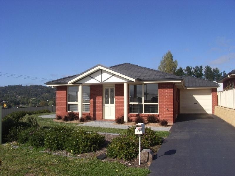 1a Phoebe Crt, Riverside TAS 7250
