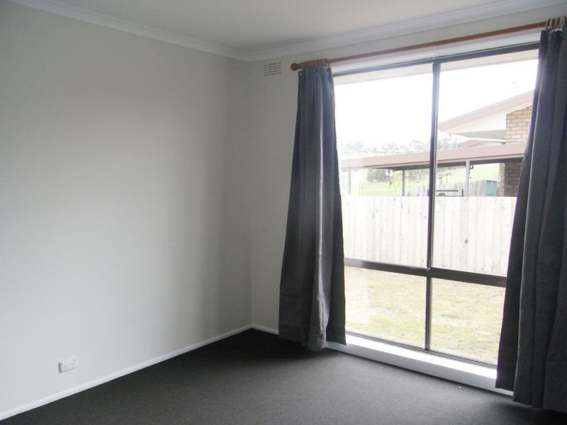 2/22 Bishops Drive, Newnham TAS 7248