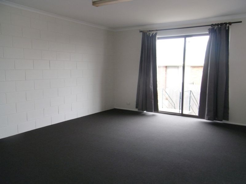2/22 Bishops Drive, Newnham TAS 7248