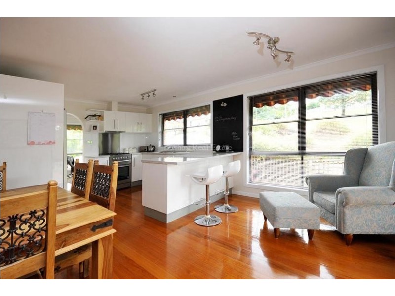 9 Chifley Street, Kings Meadows TAS 7249