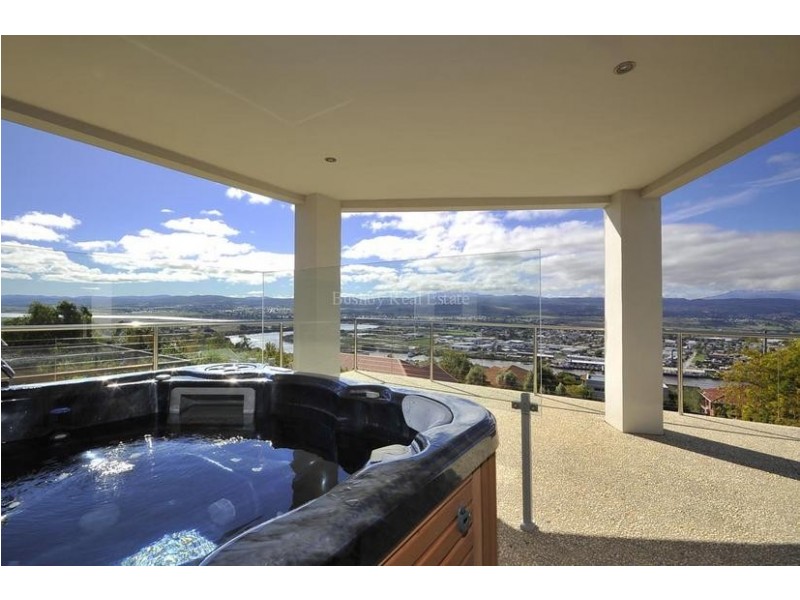 2 Daniella Court, Trevallyn TAS 7250