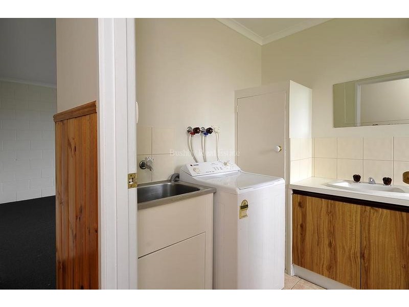 2/22 Bishops Drive, Newnham TAS 7248