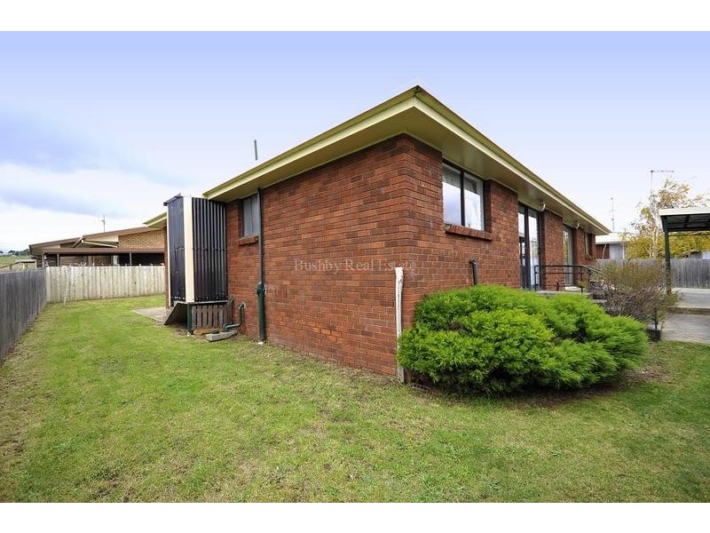 2/22 Bishops Drive, Newnham TAS 7248