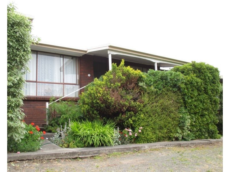 2/18 Bronzewing Avenue, Newnham TAS 7248