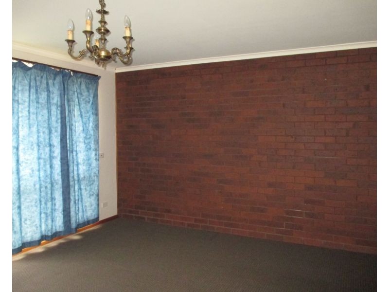 2/18 Bronzewing Avenue, Newnham TAS 7248