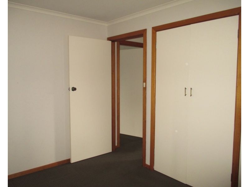 2/18 Bronzewing Avenue, Newnham TAS 7248