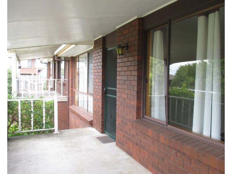 2/18 Bronzewing Avenue, Newnham TAS 7248