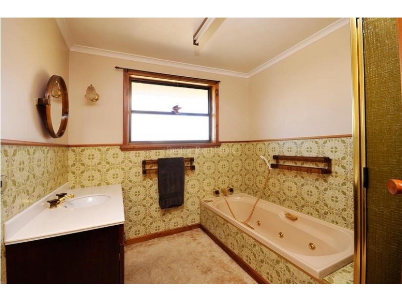 14 Whitford Grove, Trevallyn TAS 7250