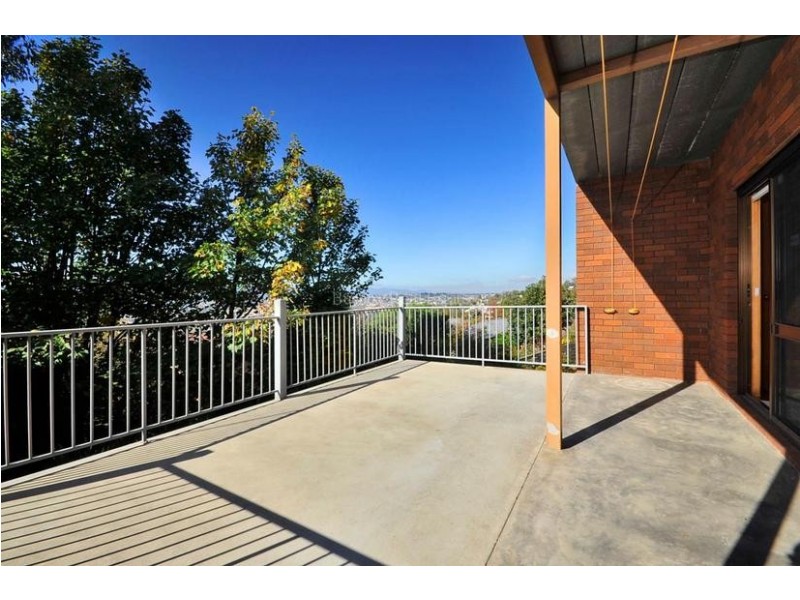 14 Whitford Grove, Trevallyn TAS 7250