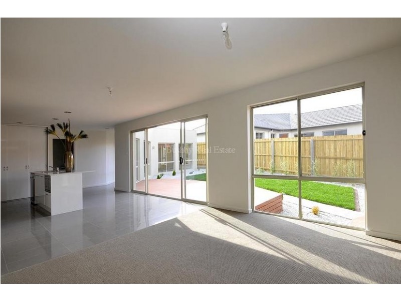 1 Estramina Court, Youngtown TAS 7249