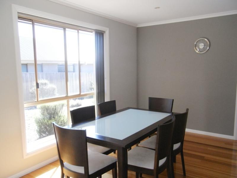 14 Bartlett Grove, Newnham TAS 7248