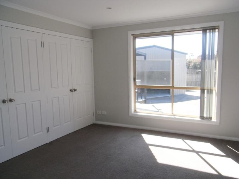 14 Bartlett Grove, Newnham TAS 7248