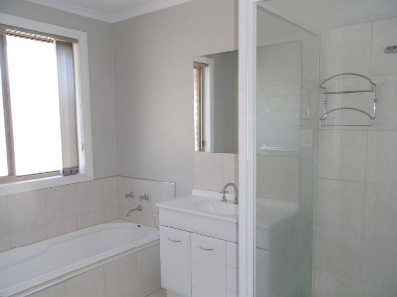 14 Bartlett Grove, Newnham TAS 7248