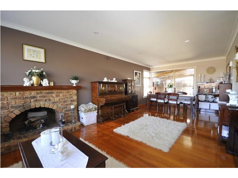 6 Snow Street, Newnham TAS 7248