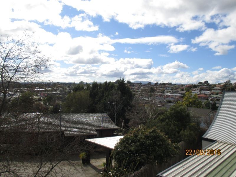 2/8 Albert Street, Youngtown TAS 7249