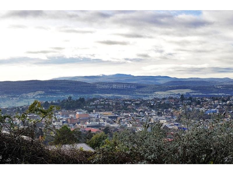 9 Delamere Crescent, Trevallyn TAS 7250