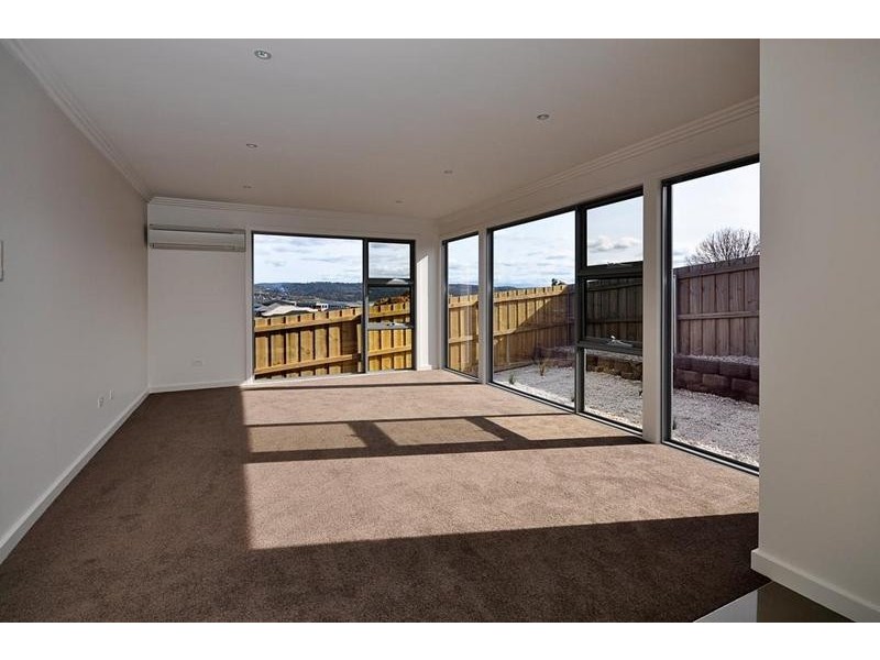 2/161 Alanvale Road, Newnham TAS 7248