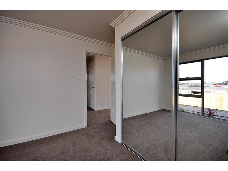 2/161 Alanvale Road, Newnham TAS 7248