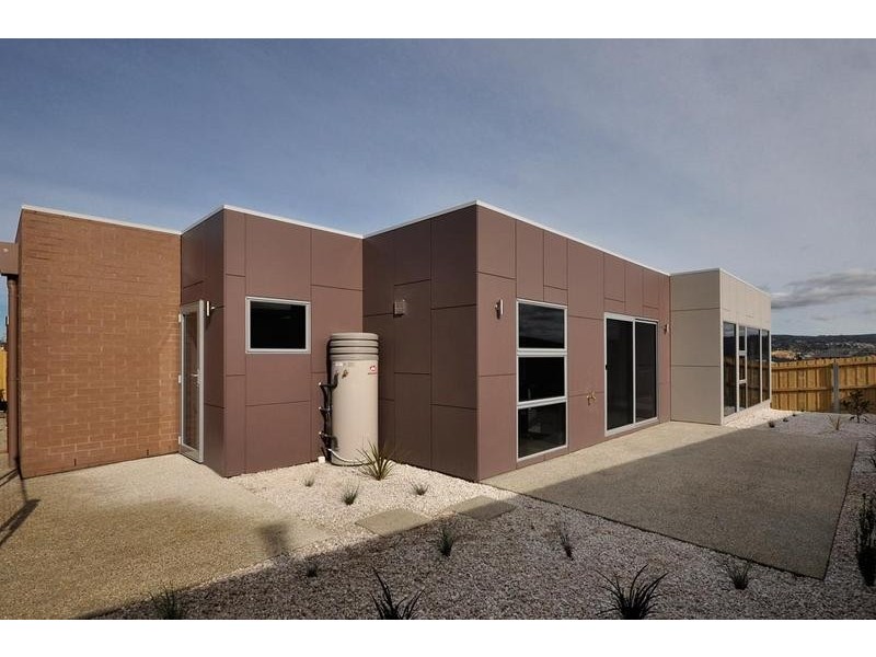 2/161 Alanvale Road, Newnham TAS 7248