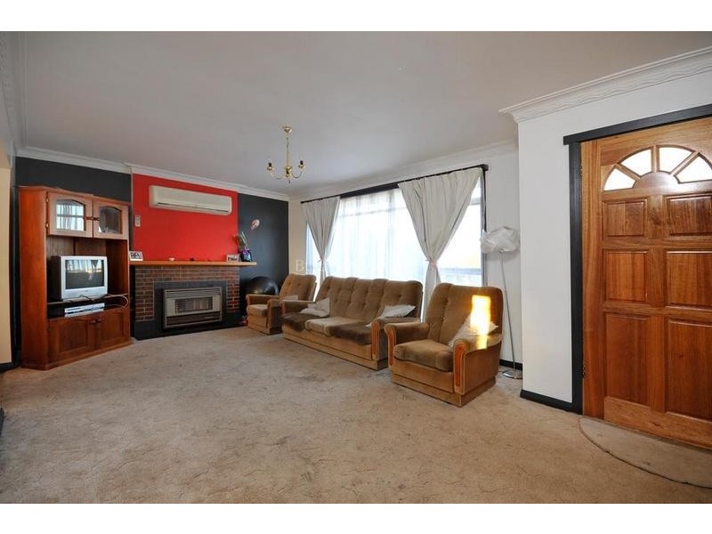 16 Cornwall Crescent, Newnham TAS 7248