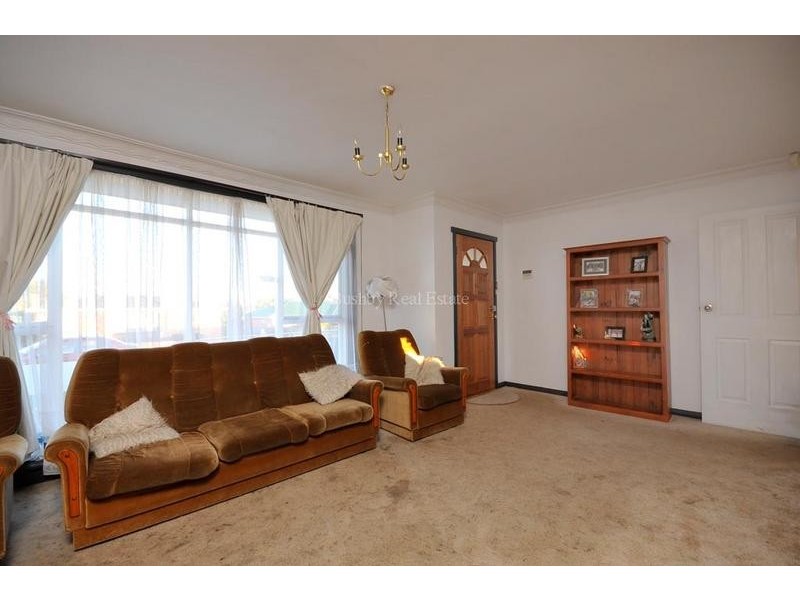 16 Cornwall Crescent, Newnham TAS 7248