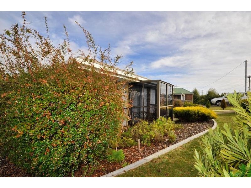 2/15 Las Vegas Drive, Prospect Vale TAS 7250
