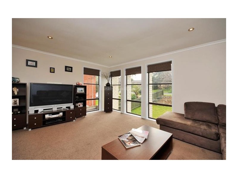 33 Henrietta Grove, West Launceston TAS 7250