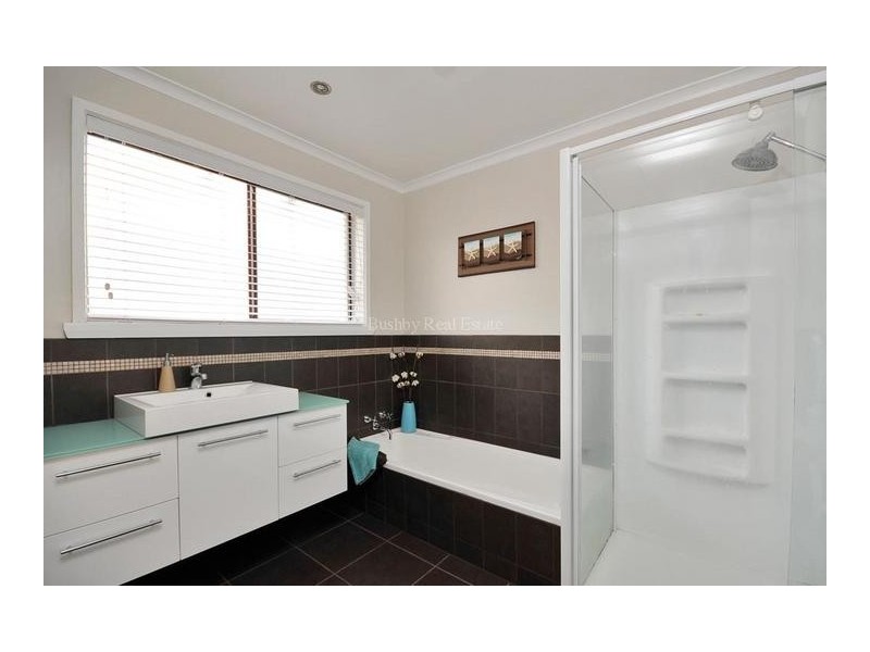 33 Henrietta Grove, West Launceston TAS 7250