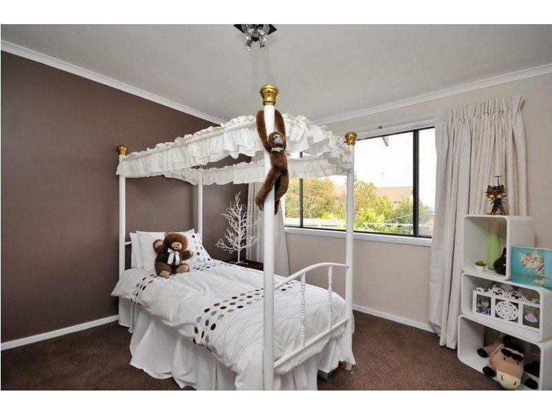 33 Henrietta Grove, West Launceston TAS 7250