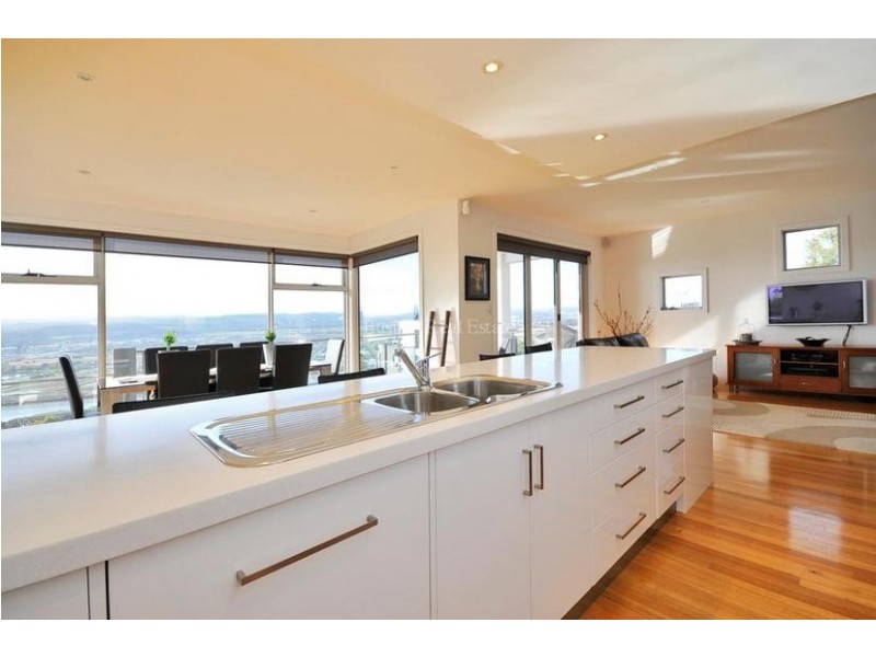 44 Lachlan Parade, Trevallyn TAS 7250