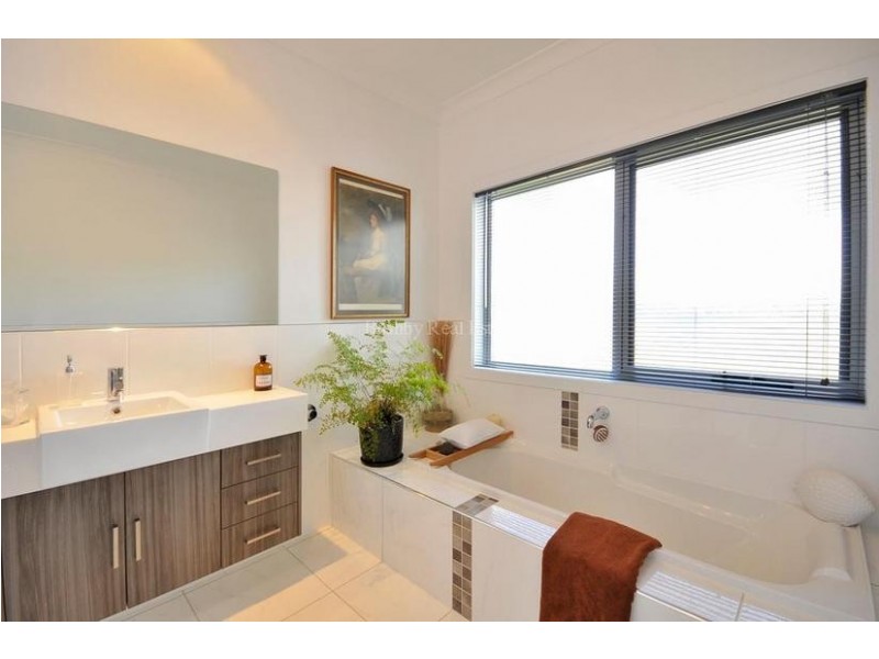 44 Lachlan Parade, Trevallyn TAS 7250