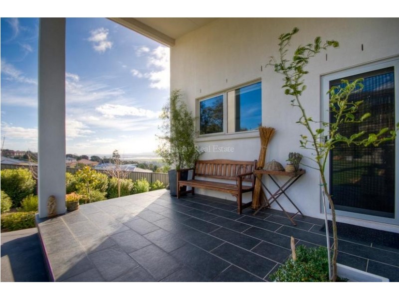 44 Lachlan Parade, Trevallyn TAS 7250