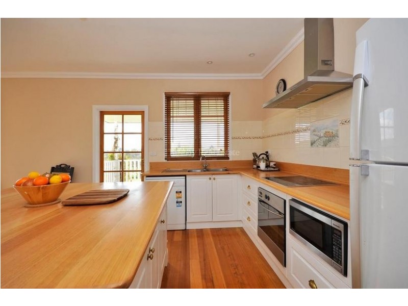 42 Adelaide Street, Westbury TAS 7303
