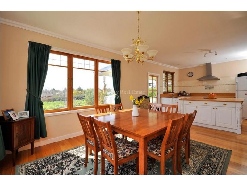 42 Adelaide Street, Westbury TAS 7303