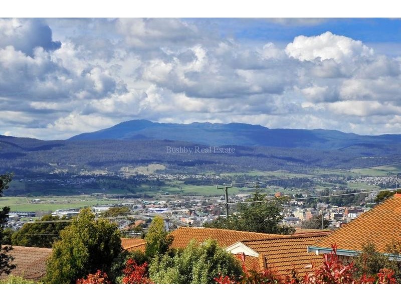 82 New World Avenue, Trevallyn TAS 7250