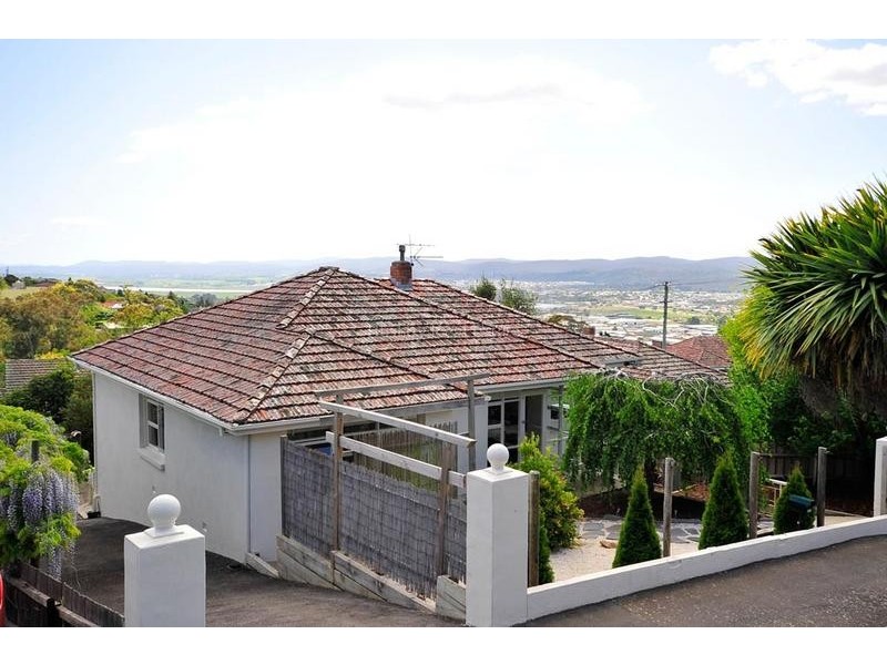 4 Fairthorne Road, Trevallyn TAS 7250