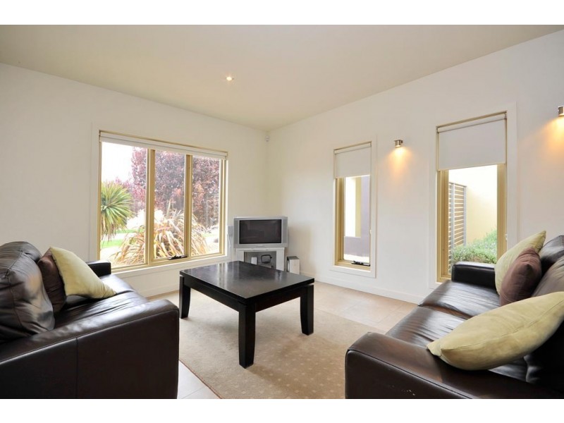 2/28 Landsborough Avenue, Newstead TAS 7250