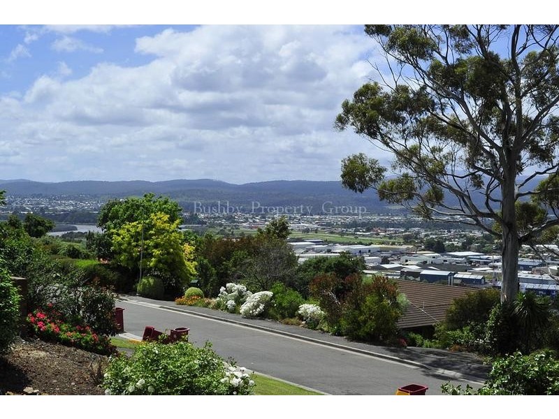 21 Floreat Crescent, Trevallyn TAS 7250