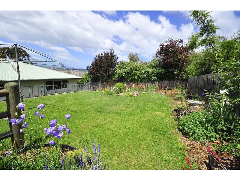 21 Floreat Crescent, Trevallyn TAS 7250