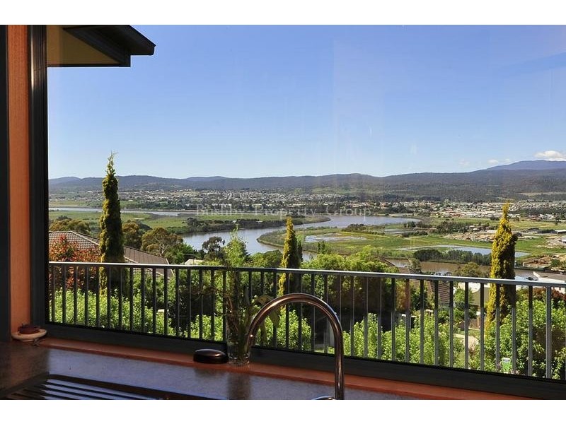 43 Whitford Grove, Trevallyn TAS 7250