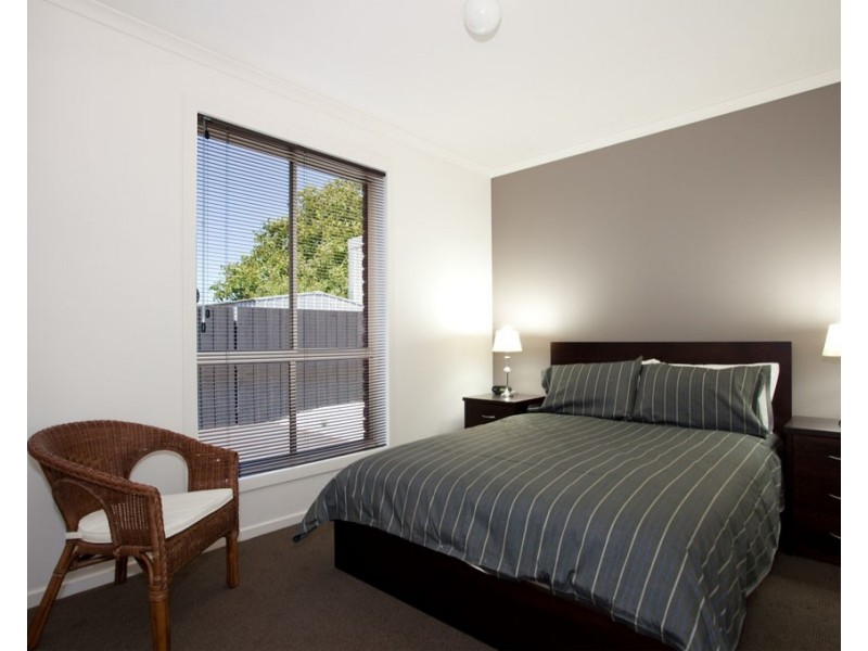 2/9 Eddington Crescent, Invermay TAS 7248