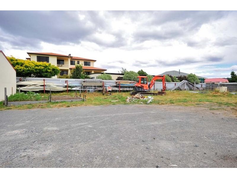 21 Camira Street, Newnham TAS 7248