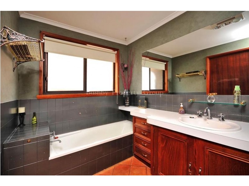 49 Rowland Crescent, Summerhill TAS 7250