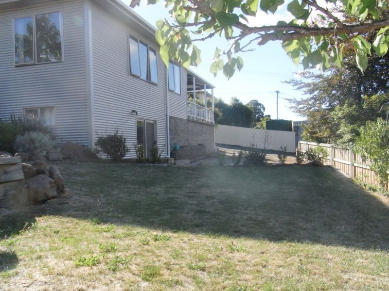 9 Crescent Grove, West Launceston TAS 7250