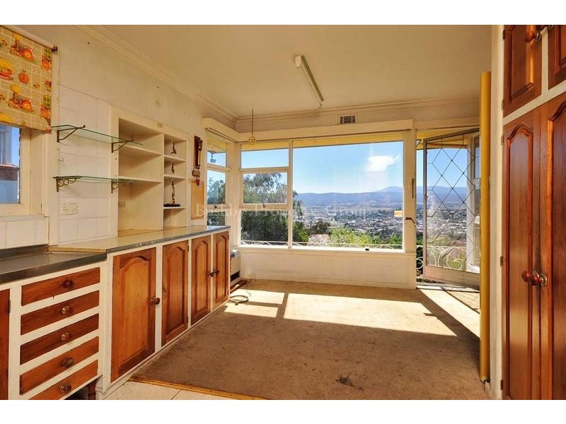 14 Dandenong Road, Trevallyn TAS 7250