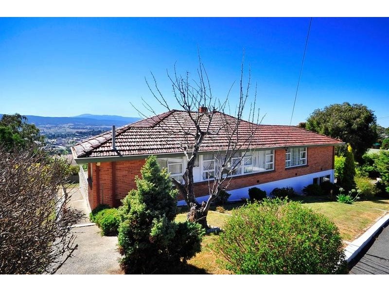 14 Dandenong Road, Trevallyn TAS 7250