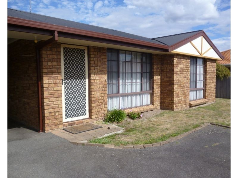 2/32 Camira Street, Newnham TAS 7248