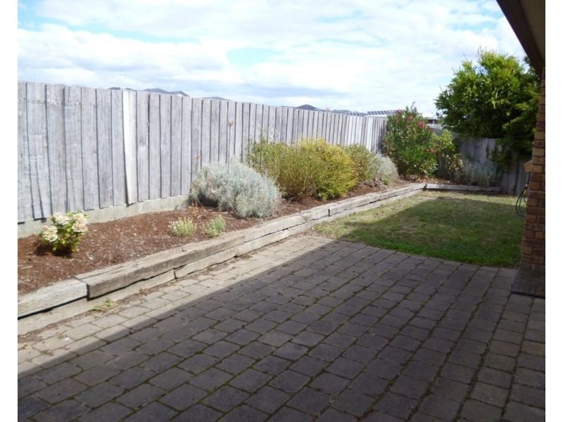 2/32 Camira Street, Newnham TAS 7248